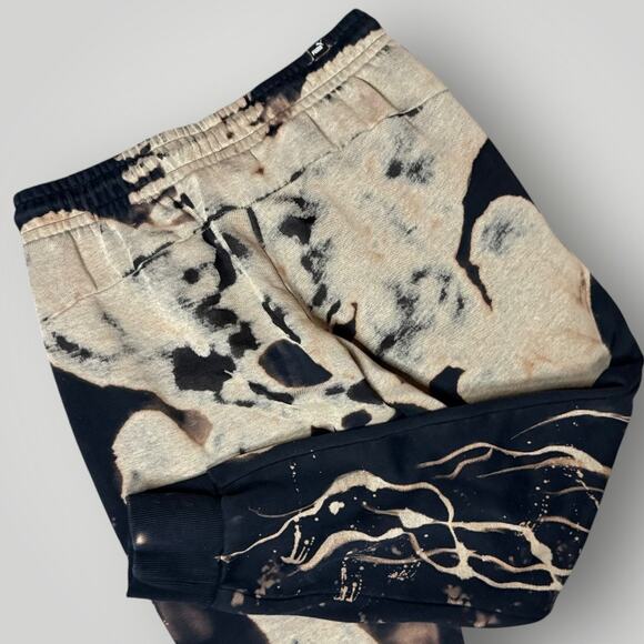 PUMA UPYCLED STREET BLEACH DYE JOGGER SWEATPANTS BLACK WHITE MEDIUM - Picture 4 of 7